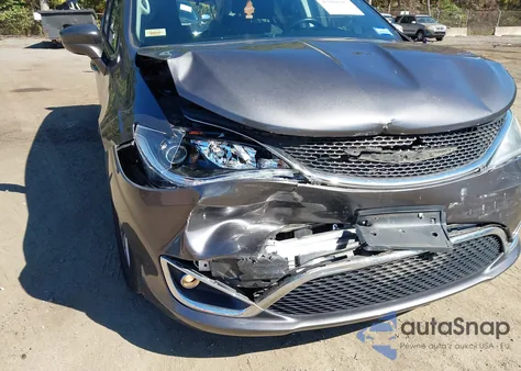 2020 Chrysler Pacifica Touring z USA, uszkodzony, nr VIN 2C4RC1FG8LR123371